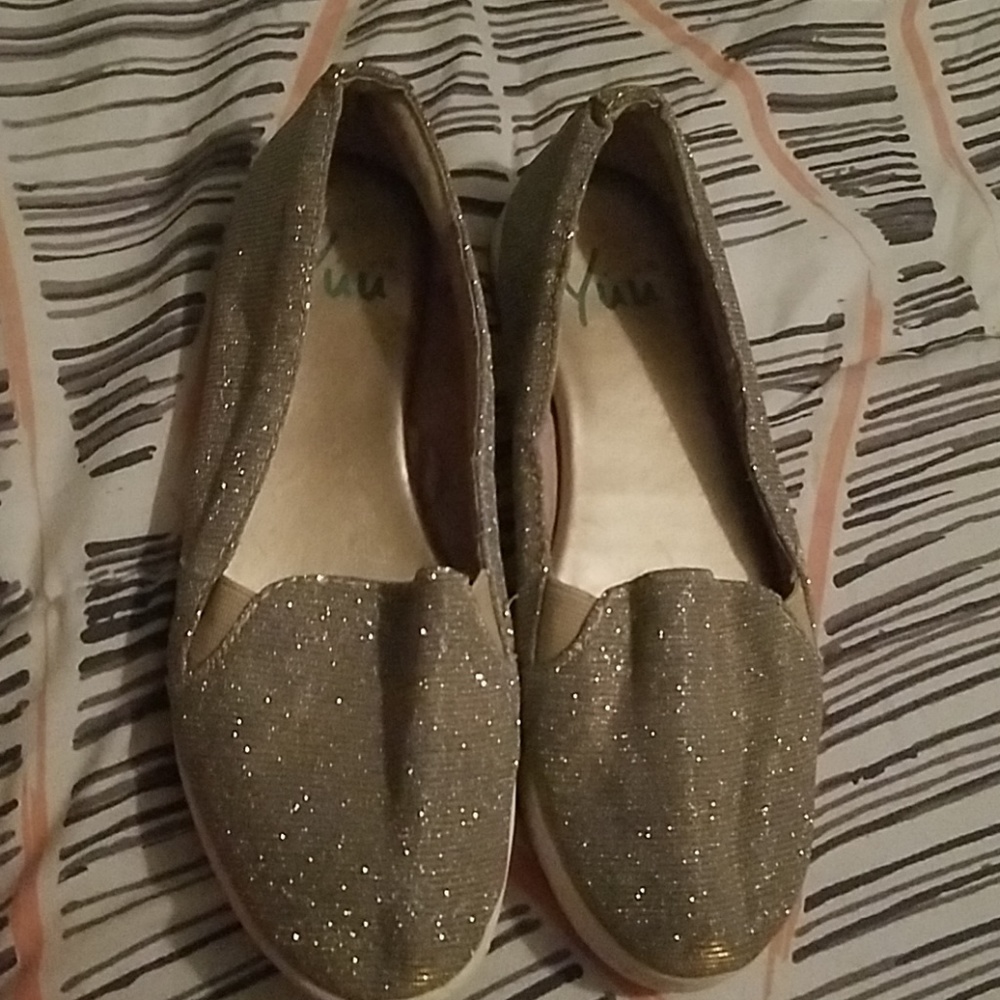 Casual shoes